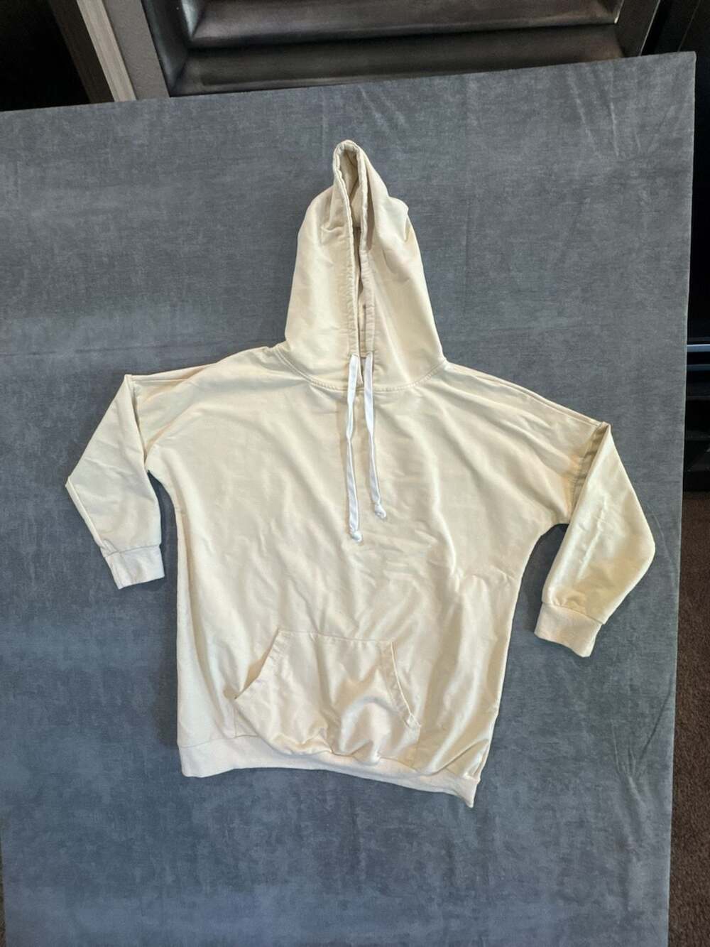 Pastel Yellow Oversized Pullover Hoodie with Front Pocket Size L